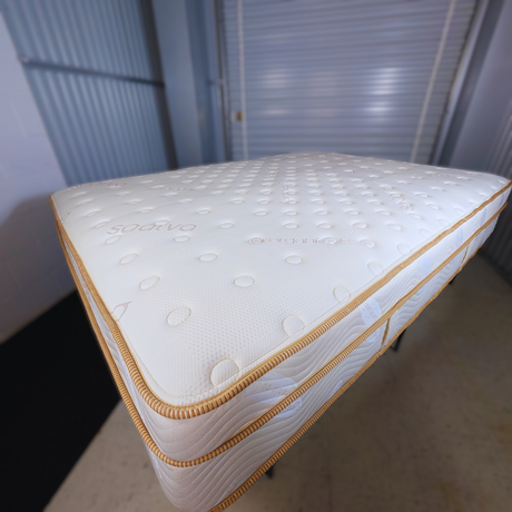 Saatva Classic, 14.5" Queen Firm Mattress | Local (Outlet)