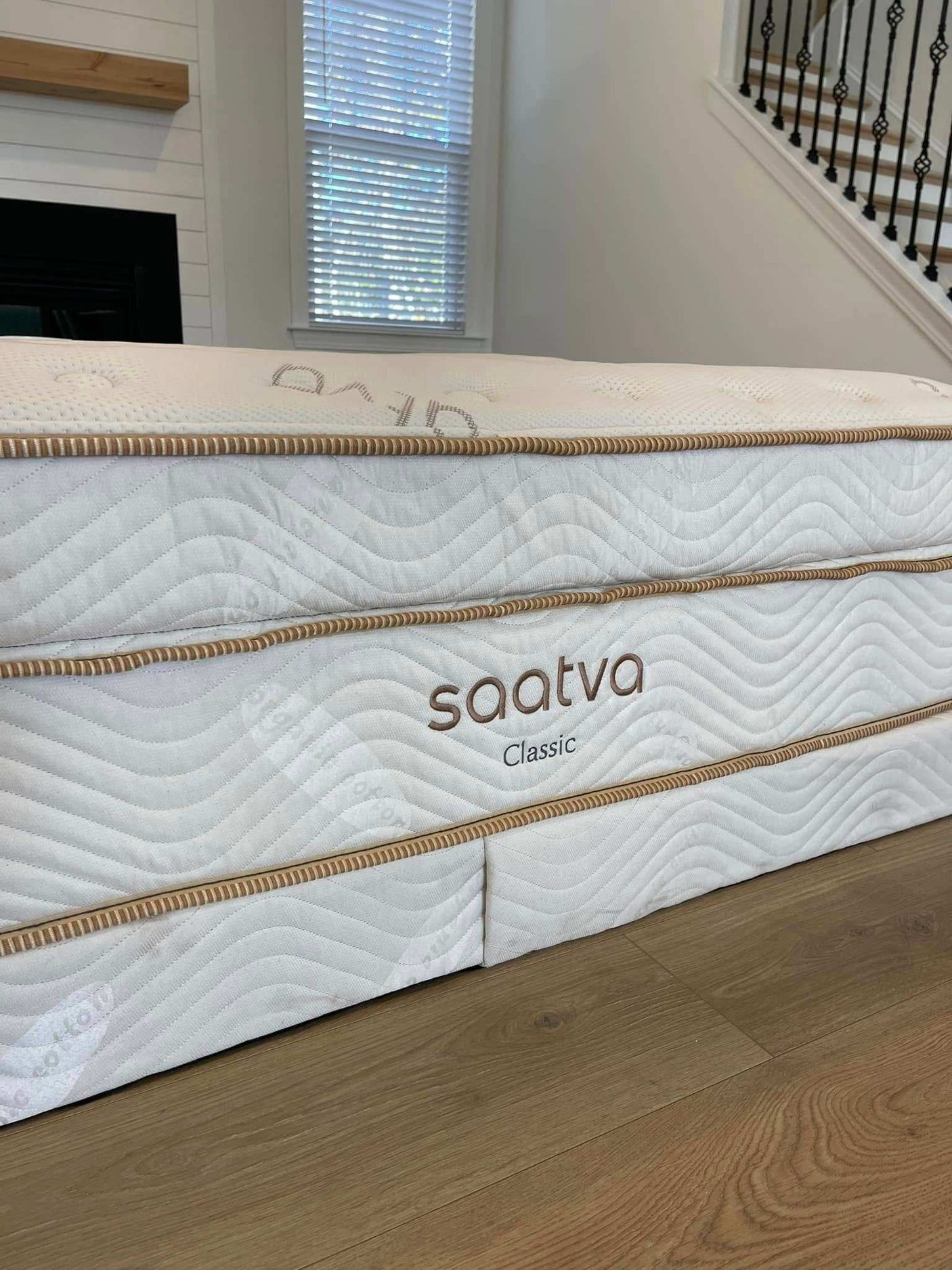Saatva Classic, 11.5" King Firm Mattress | Local (Outlet)