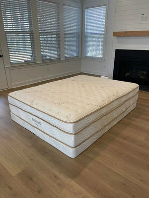 Saatva Classic, 11.5" King Firm Mattress | Local (Outlet)