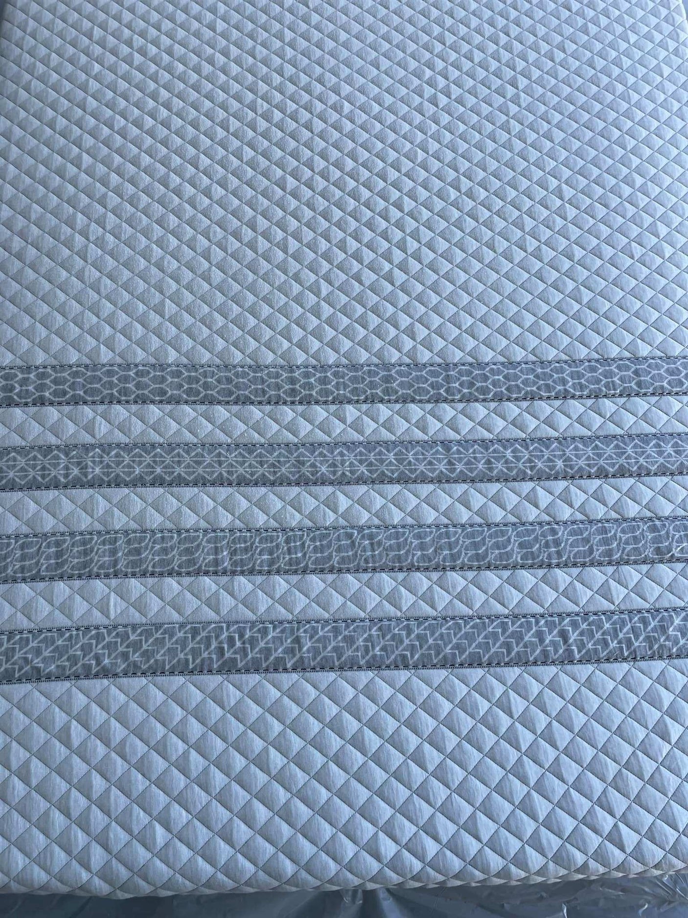 Leesa Sapira Hybrid, Queen Mattress | Local (Outlet)