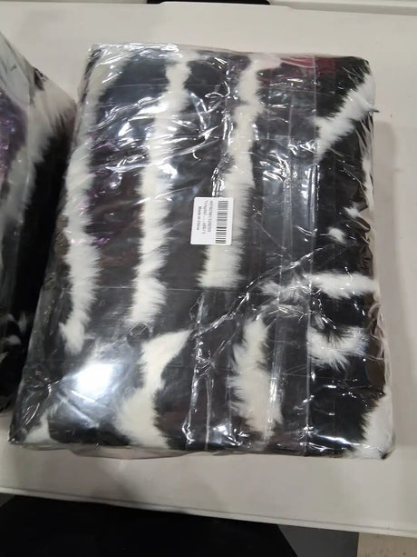 Zebra Faux-Fur Throw Rug – 50" x 60"