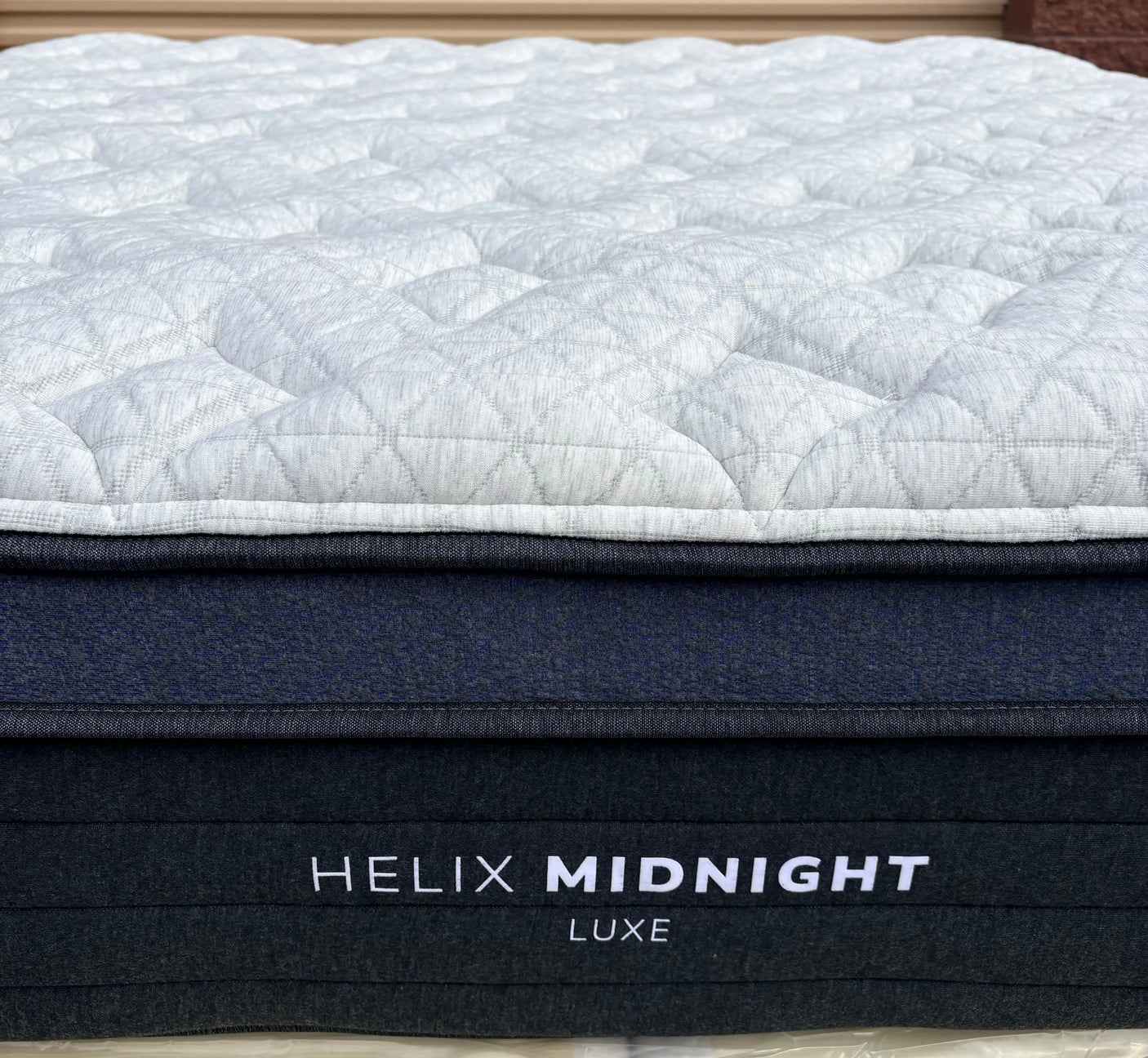 Helix Midnight Luxe 13.5" Mattress