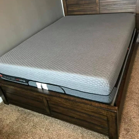 Layla Hybrid Mattress, Queen - Like New (Outlet)