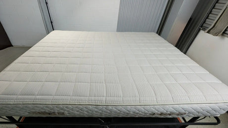 PlushBeds Botanical Bliss 10” Organic Latex – Like New | Chicago Pickup / Delivery