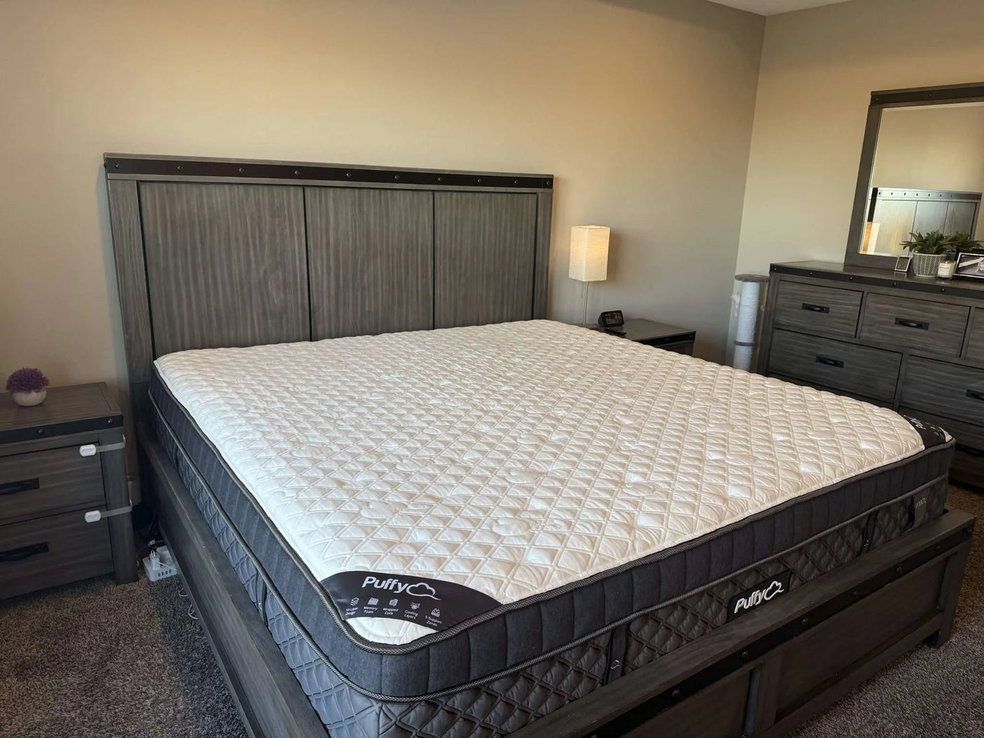 Puffy Royal Hybrid 14" Ultra Plush Mattress, Recompressed - Ready to Ship