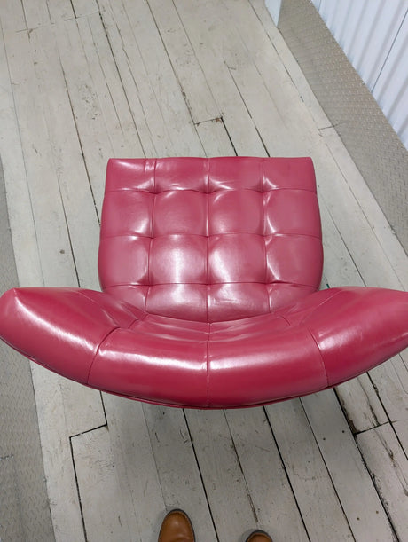 Roundhill Furniture Blended Leather Tufted Accent Chair with Oversized Seating, Red