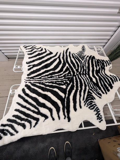 Zebra Faux-Fur Throw Rug – 50" x 60"