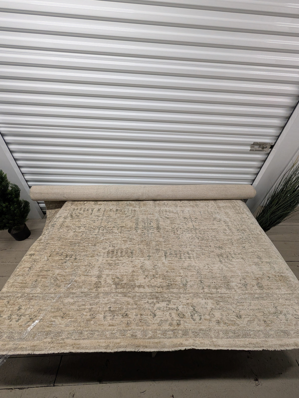 Loloi Magnolia Home Junie Oatmeal/Smoke 7'-10" x 10'-2" Area Rug
